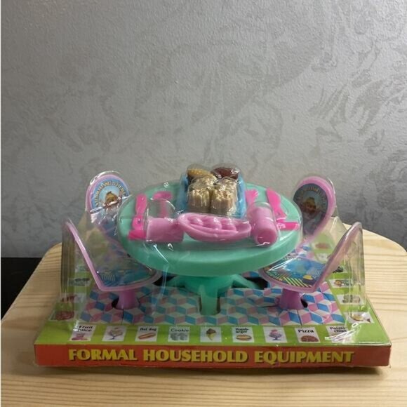 Fast Food Doll House Play Set For Kids With Table Chairs & Accessories - Picture 4 of 5